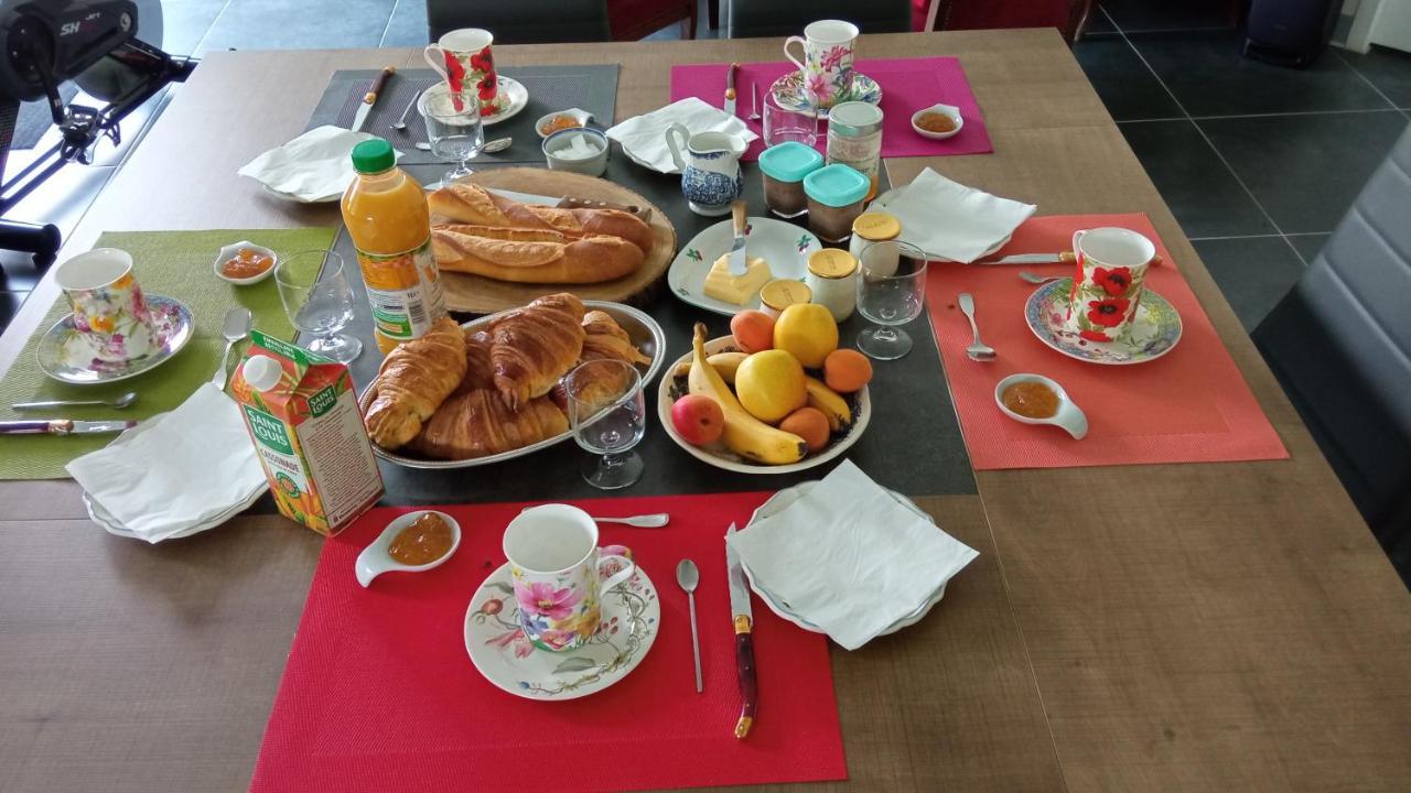 B&B Du Cerisier, Diner Sur Demande Noyers  Bagian luar foto